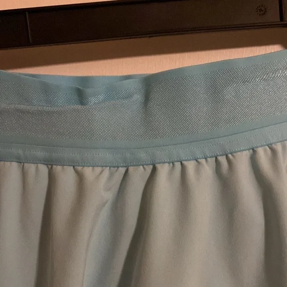 EUC LULULEMON skort - Picture 3 of 7